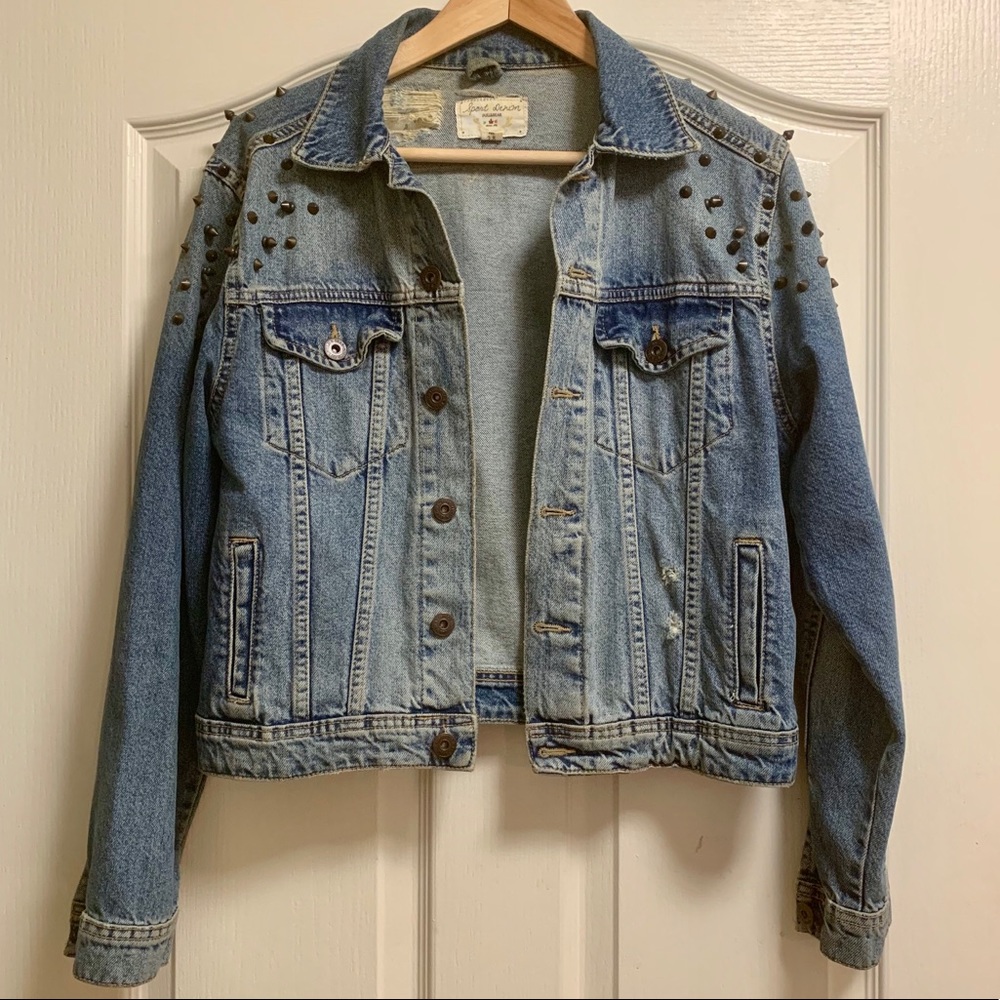 🖤Pull&Bear Denim Jacket with Spikes🖤